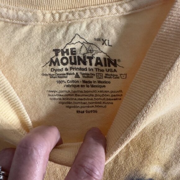 The Mountain Shirt Mens Golden Retriever Labrador Dog Face Yellow Tie Dye - Picture 4 of 5